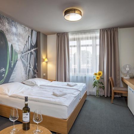 Hotel Lidovy Dum Bzenec Extérieur photo