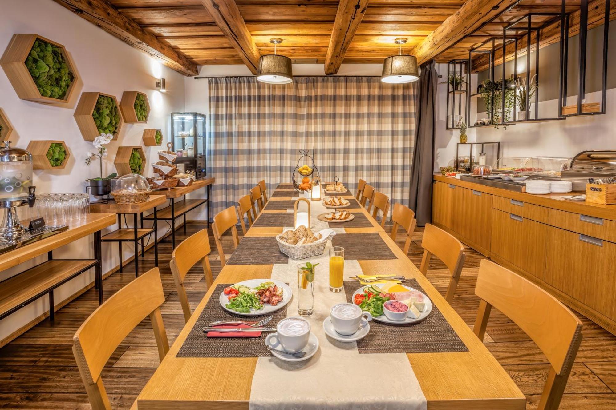 Hotel Lidovy Dum Bzenec Extérieur photo
