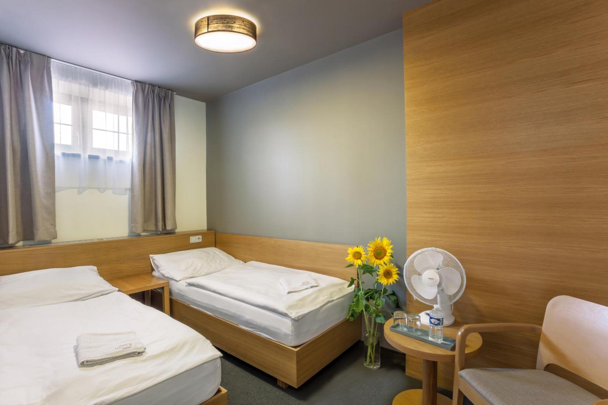 Hotel Lidovy Dum Bzenec Extérieur photo