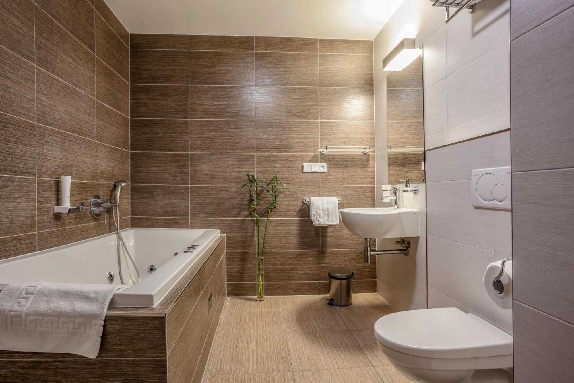 Hotel Lidovy Dum Bzenec Extérieur photo